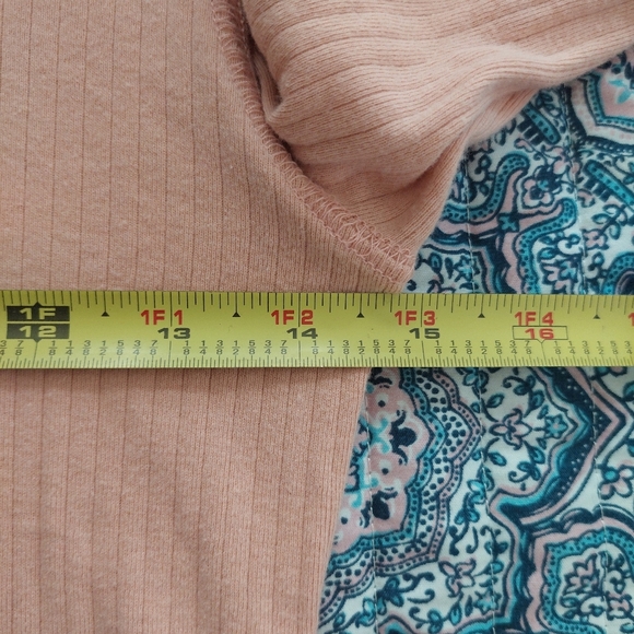 Utimately Free People The Rickie Long Sleeve Pull Over Top Size Meduim - Picture 7 of 8